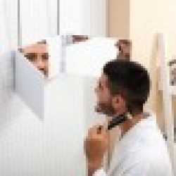 Огледало за баня с LED светлина и 360º визия SelfKut InnovaGoods - Innovagoods
